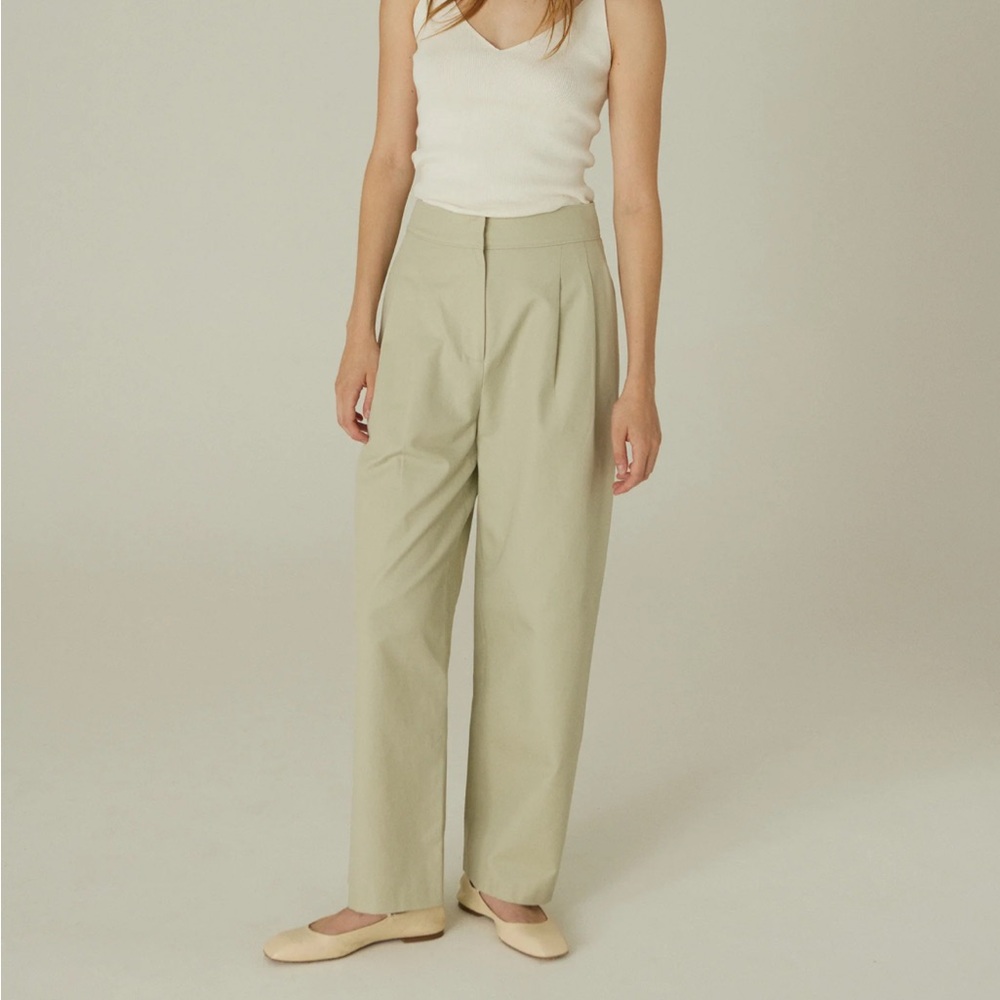 NWT Something to Hold Gallery trousers
